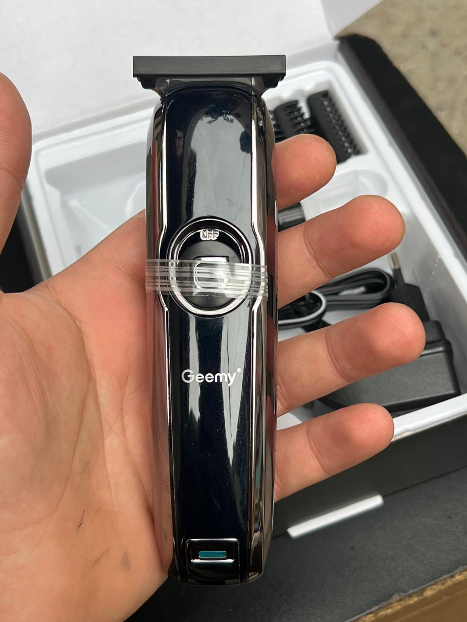 Geemy GM-6050 Professional Hair Clipper – High Performance T-Blade | Free Delivery
