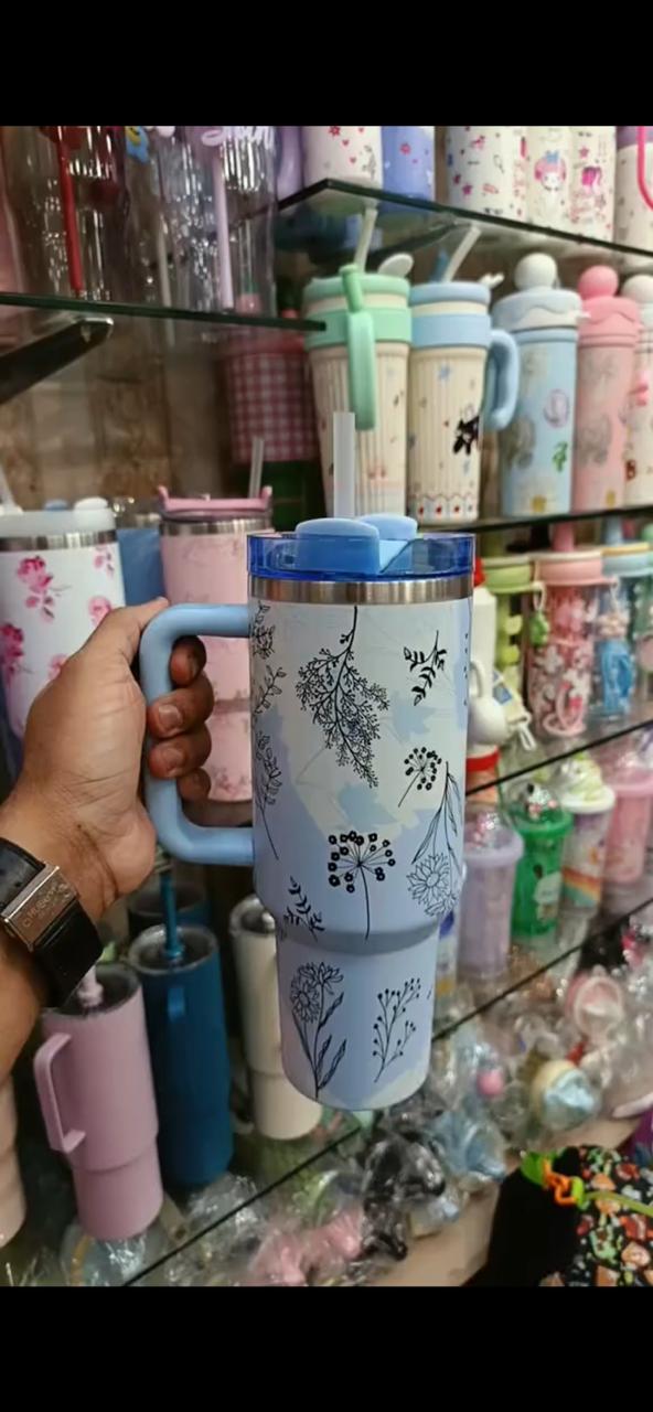 ⚡ Premium Tumbler Bottle — Stay Hydrated in Style!
